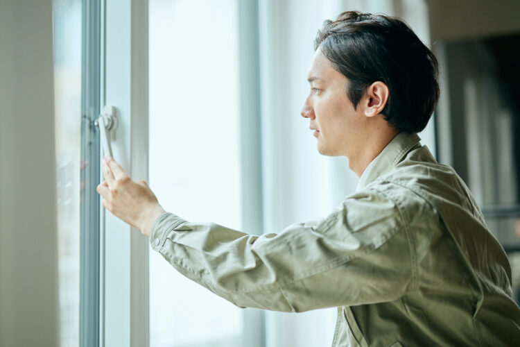 専門業者に雨漏り修理を依頼する際の費用相場 