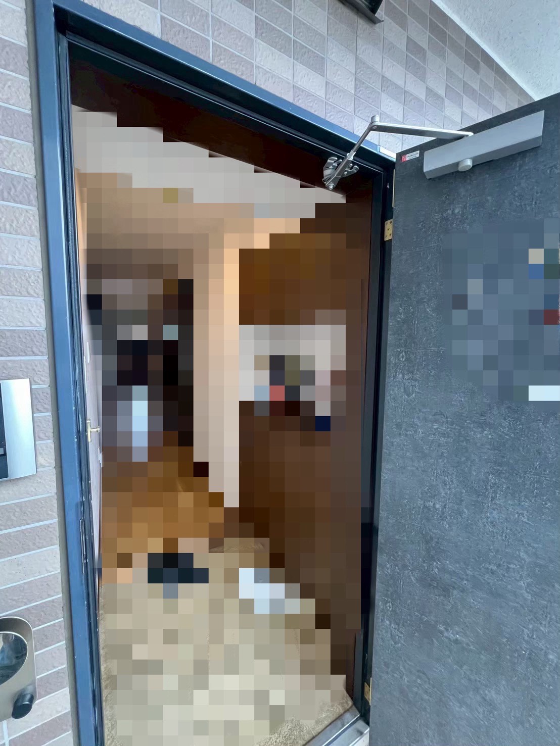 東京都葛飾区｜玄関ドアパッキン交換工事の施工事例