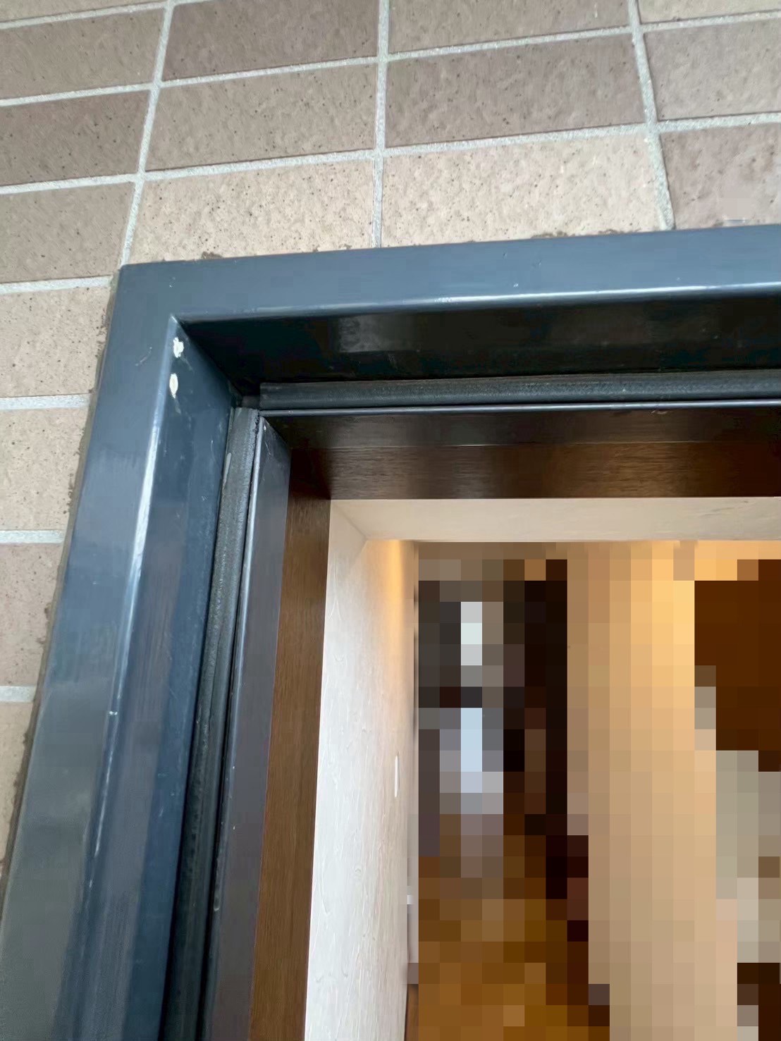 東京都葛飾区｜玄関ドアパッキン交換工事の施工事例