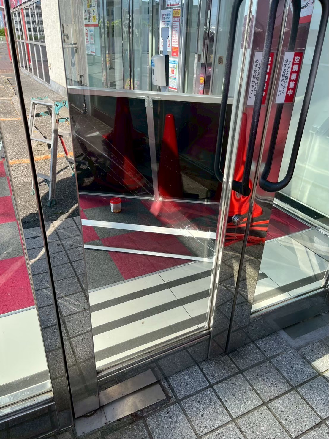 千葉県市原市｜店舗ドアのガラス交換工事の施工事例