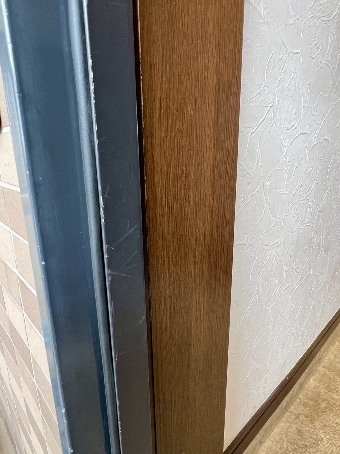 東京都葛飾区｜玄関ドアパッキン交換工事の施工事例